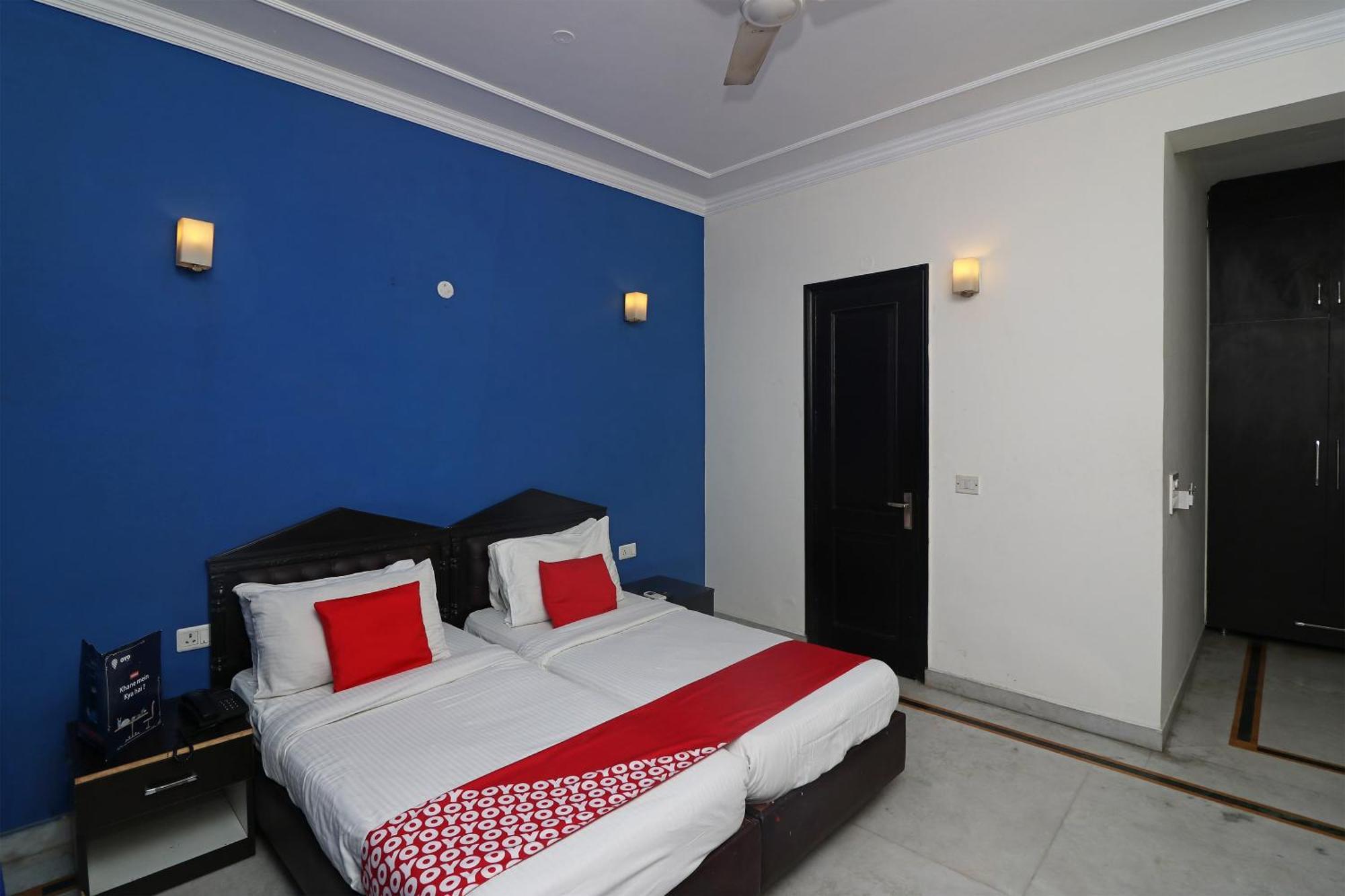 Hotel O Golden Cafe Csennai Kültér fotó
