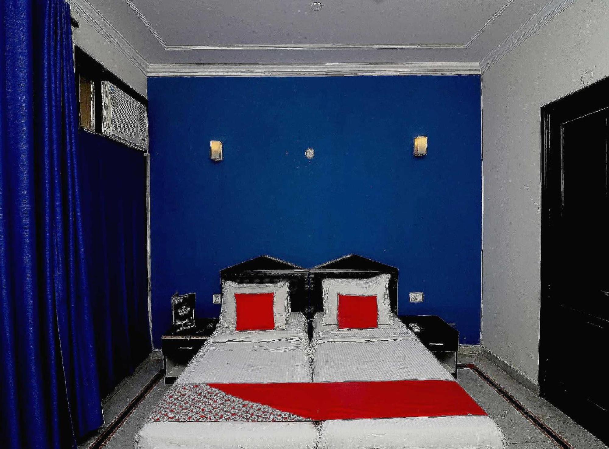 Hotel O Golden Cafe Csennai Kültér fotó