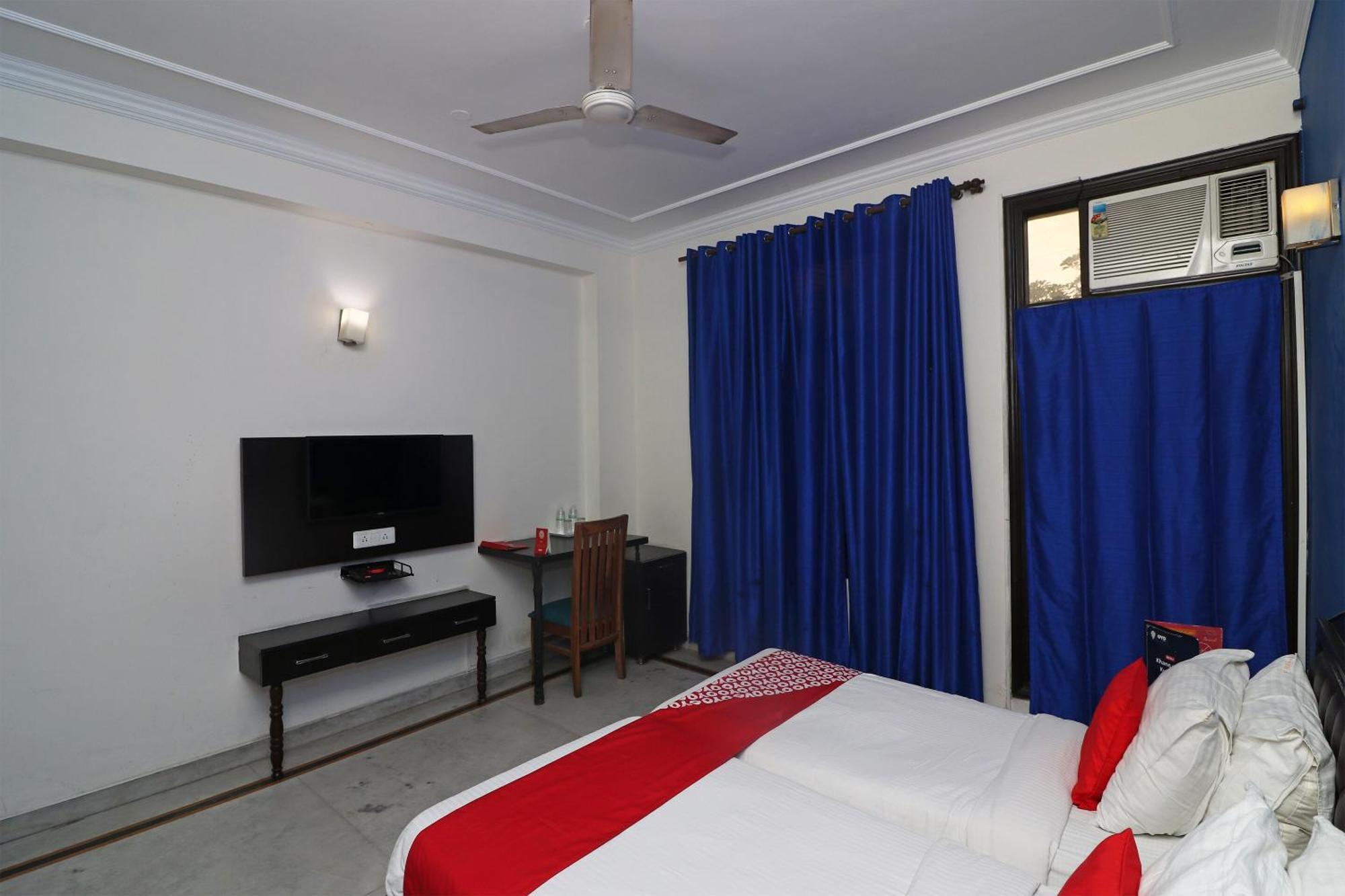 Hotel O Golden Cafe Csennai Kültér fotó